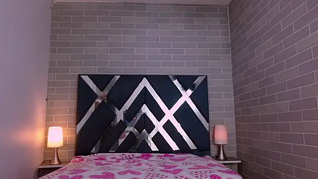 AndreaGil  online show from November 4, 11:59 am