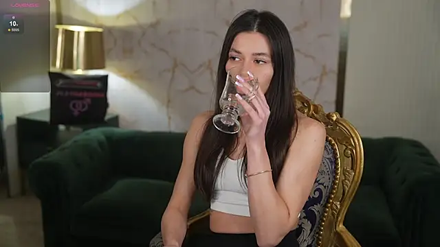 Gabriella054 online show from April 9, 7:30 pm