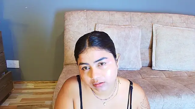 jade brunnette online show from August 1, 8:33 pm