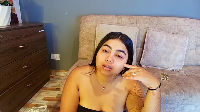 jade brunnette online show from July 17, 8:23 pm