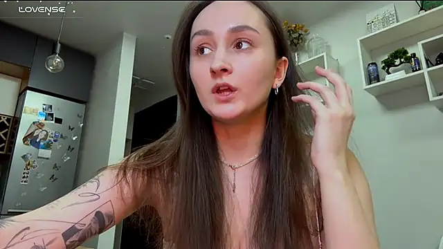 Eva Eva  online show from March 18, 7:41 pm