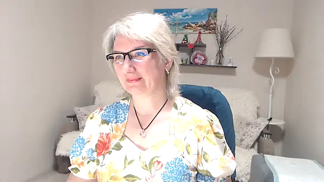 FleurMays online show from May 5, 5:21 am