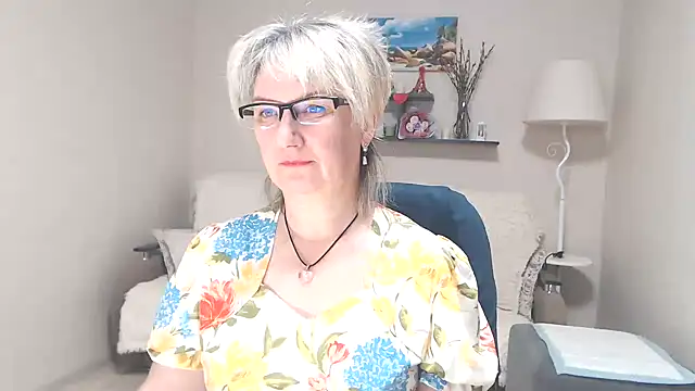 FleurMays online show from June 19, 2:27 am
