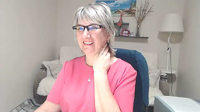 FleurMays online show from November 16, 7:43 am