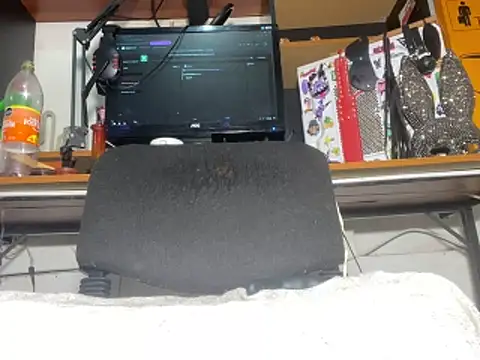 Lunita 5 online show from February 5, 8:01 pm