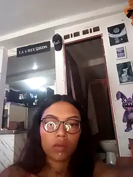 Lunita 5 online show from February 27, 4:51 pm