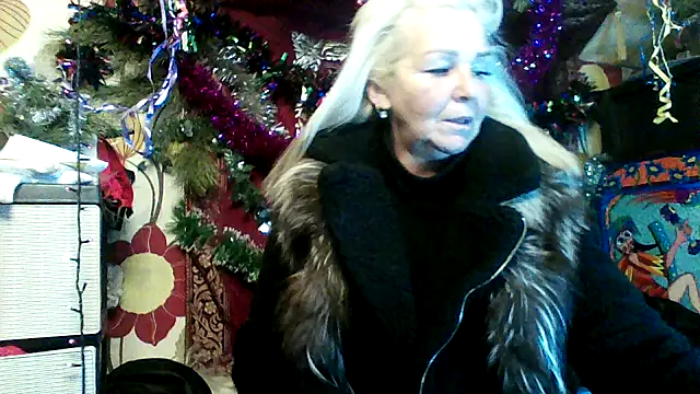 CassandraSandra44 online show from January 13, 7:36 am