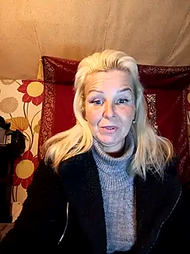 CassandraSandra44 online show from February 5, 5:49 pm