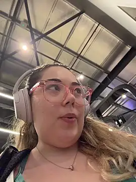 brooklynivy online show from June 15, 12:27 pm