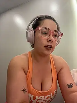 brooklynivy online show from March 12, 11:24 am