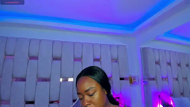 mia schwarz online show from March 2, 9:53 pm