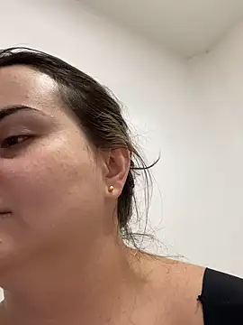 Im Amelia online show from May 4, 8:56 pm