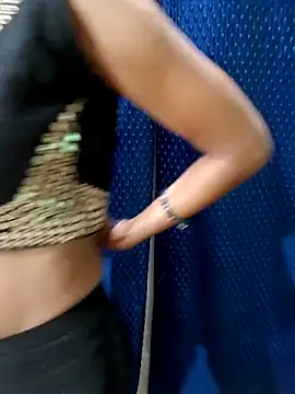 sonam hotmom online show from March 24, 5:40 pm