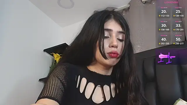 SaraRoy  online show from June 6, 7:03 am
