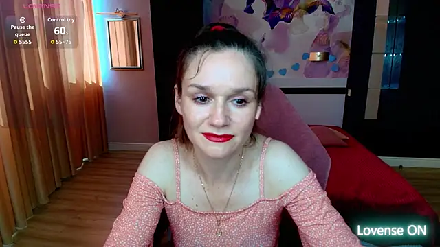 AriaGray online show from July 25, 12:45 pm