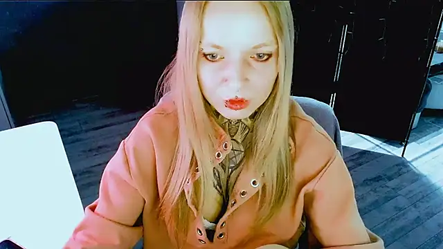 Snapshot of InesGold chatting on October 2, 4:01 pm InesGold online show from October 2, 4:01 pm