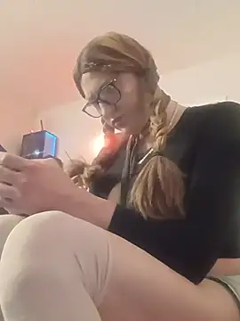 sissytrapdolly24 online show from July 10, 6:19 pm