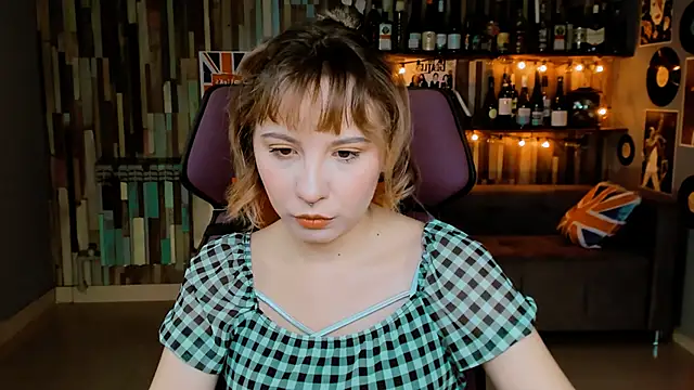 Snapshot of JasmineMilko chatting on October 10, 5:34 am JasmineMilko online show from October 10, 5:34 am