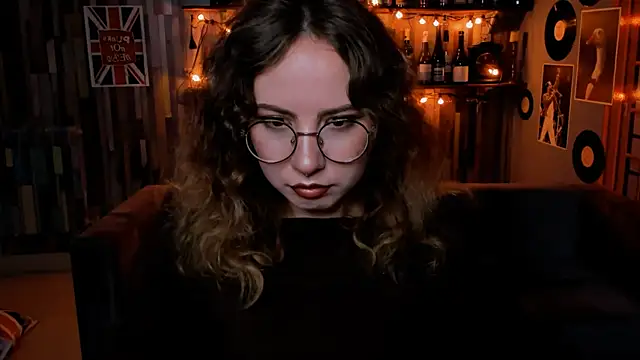JasmineMilko online show from July 14, 5:01 am
