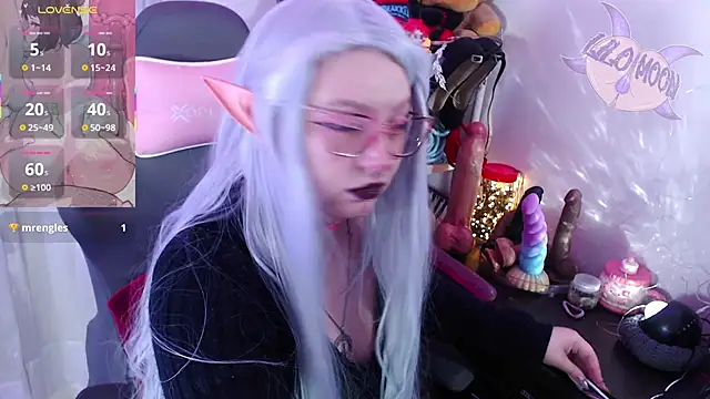 LiloMoon69 online show from October 13, 2:20 pm