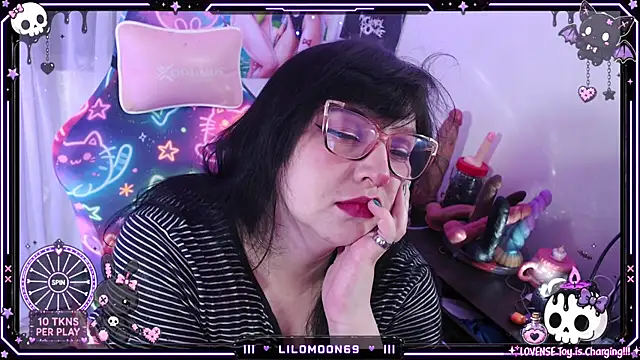 LiloMoon69 online show from July 24, 9:40 am
