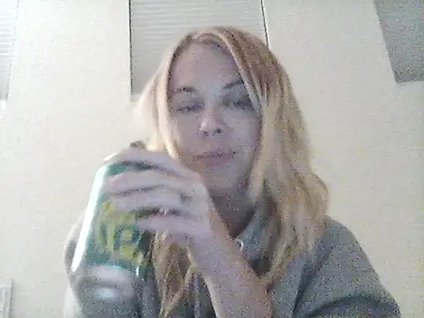 burrkitty online show from December 16, 6:30 am