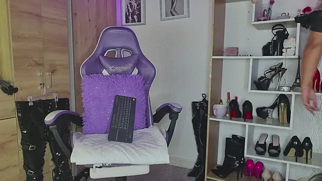 angelica sparks online show from June 10, 3:06 am