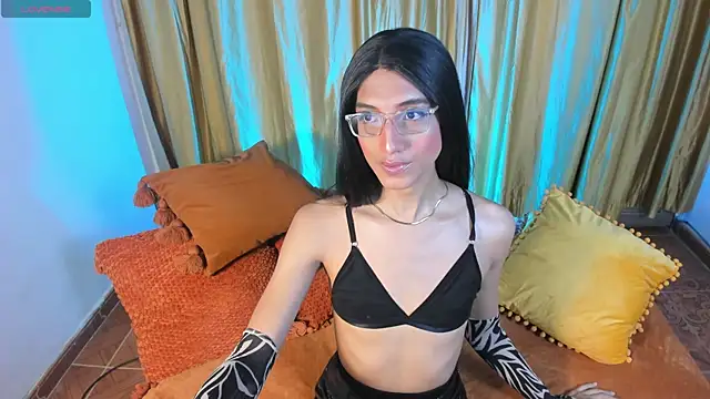 CharlotteLauren online show from July 24, 4:21 am