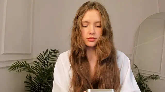 MaryannSoftt online show from November 3, 4:22 pm