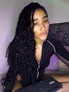 Snapshot of jaderossxx chatting on October 15, 12:24 am jaderossxx online show from October 15, 12:24 am