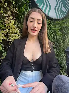 IvonneJoy online show from April 29, 5:15 pm