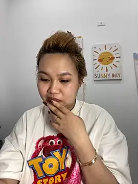 Odette68 online show from March 17, 5:44 am