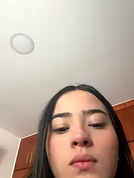 Snapshot of Veronica_isaza__ chatting on October 19, 12:40 pm Veronica isaza online show from October 19, 12:40 pm