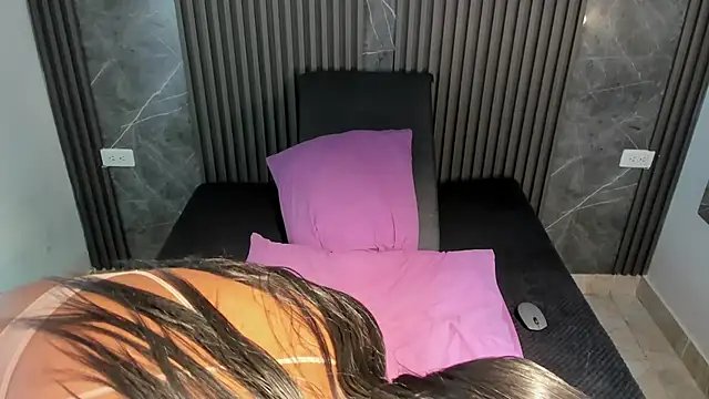 SaraiEvans online show from March 18, 3:44 am