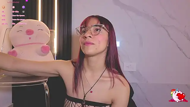 Scarlet Red  online show from January 18, 1:07 pm