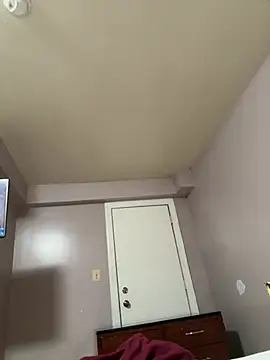 snowrillaxxx online show from June 5, 3:43 am