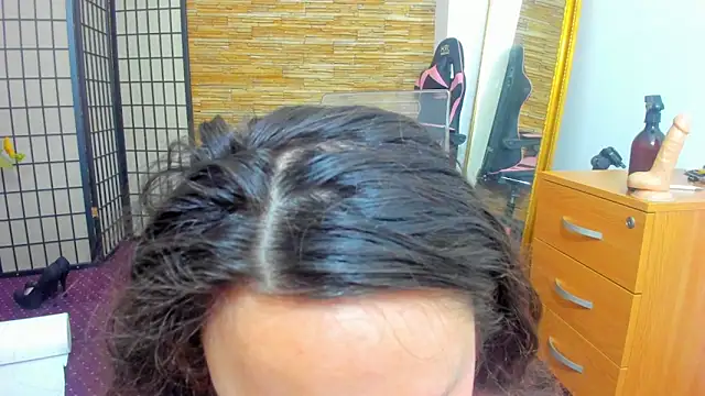 AishaRouhi online show from February 28, 6:13 am