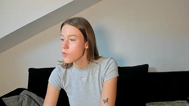 laurasommer online show from August 3, 4:23 pm