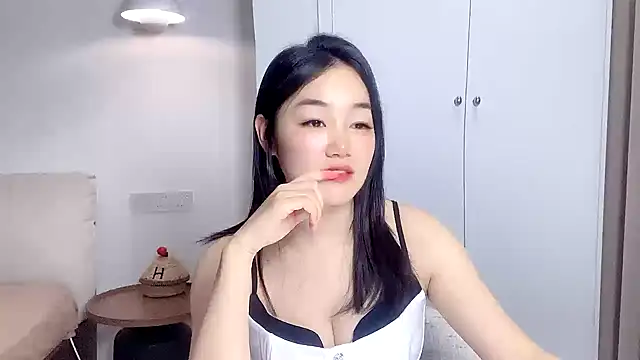 cloud8822 online show from May 1, 2:53 pm