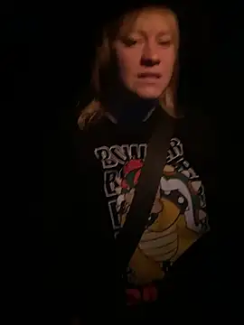 poussichienne online show from May 4, 3:32 am