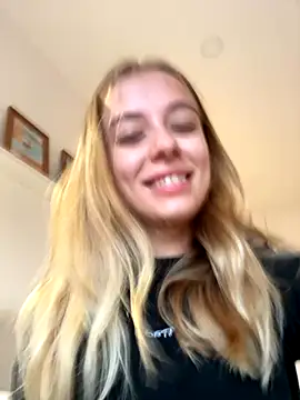 Snapshot of enjoy_my_beauty chatting on September 14, 5:27 am enjoy my beauty online show from September 14, 5:27 am