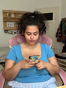 Curvydesifromgermany online show from July 2, 1:28 pm