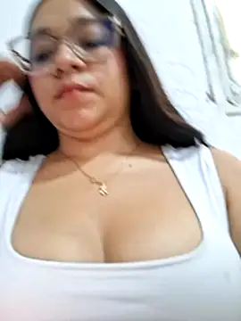 -VICKKY online show from July 18, 8:11 pm