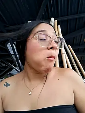 -VICKKY online show from July 9, 9:17 pm