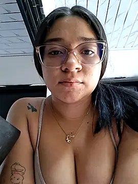 -VICKKY online show from June 26, 7:37 pm