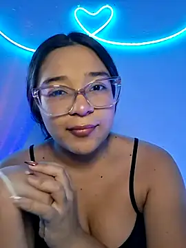 -VICKKY online show from August 7, 7:54 pm