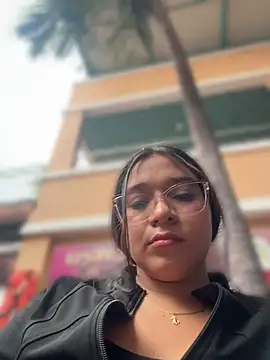 -VICKKY online show from July 11, 9:26 pm