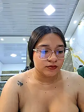 -VICKKY online show from July 29, 8:53 pm