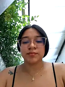 -VICKKY online show from June 24, 8:30 pm