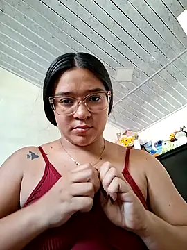 -VICKKY online show from July 15, 7:40 pm